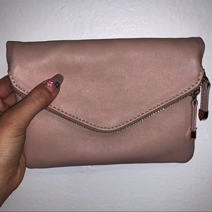 Nude clutch